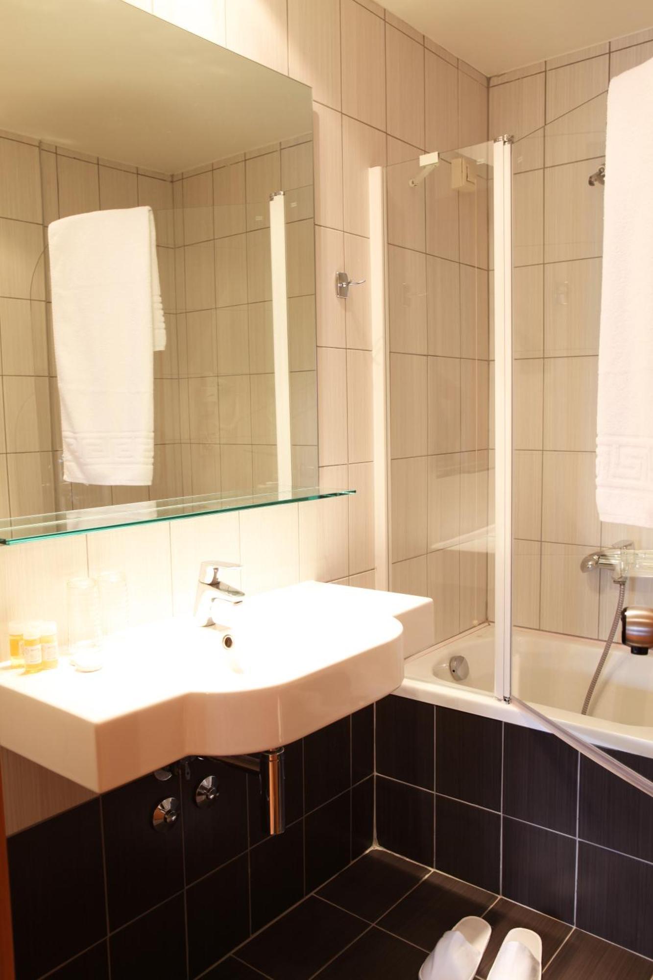 Hotel Alfa Едеса Екстер'єр фото