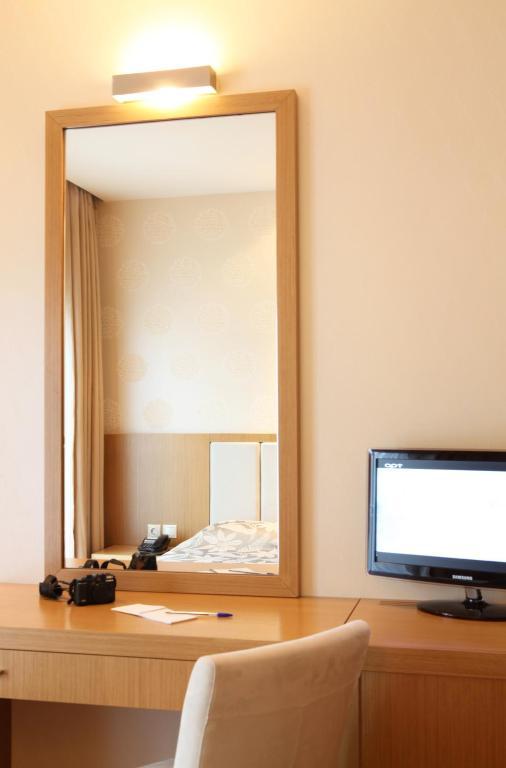 Hotel Alfa Едеса Номер фото